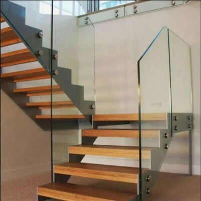 Modern and Sleek Glass and Stainless Steel Handrail