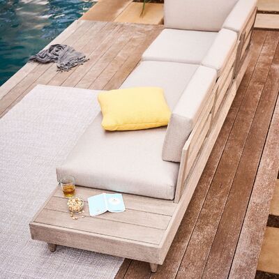 Low Maintenance Black Deck Furnishings for Your Outdoor Space